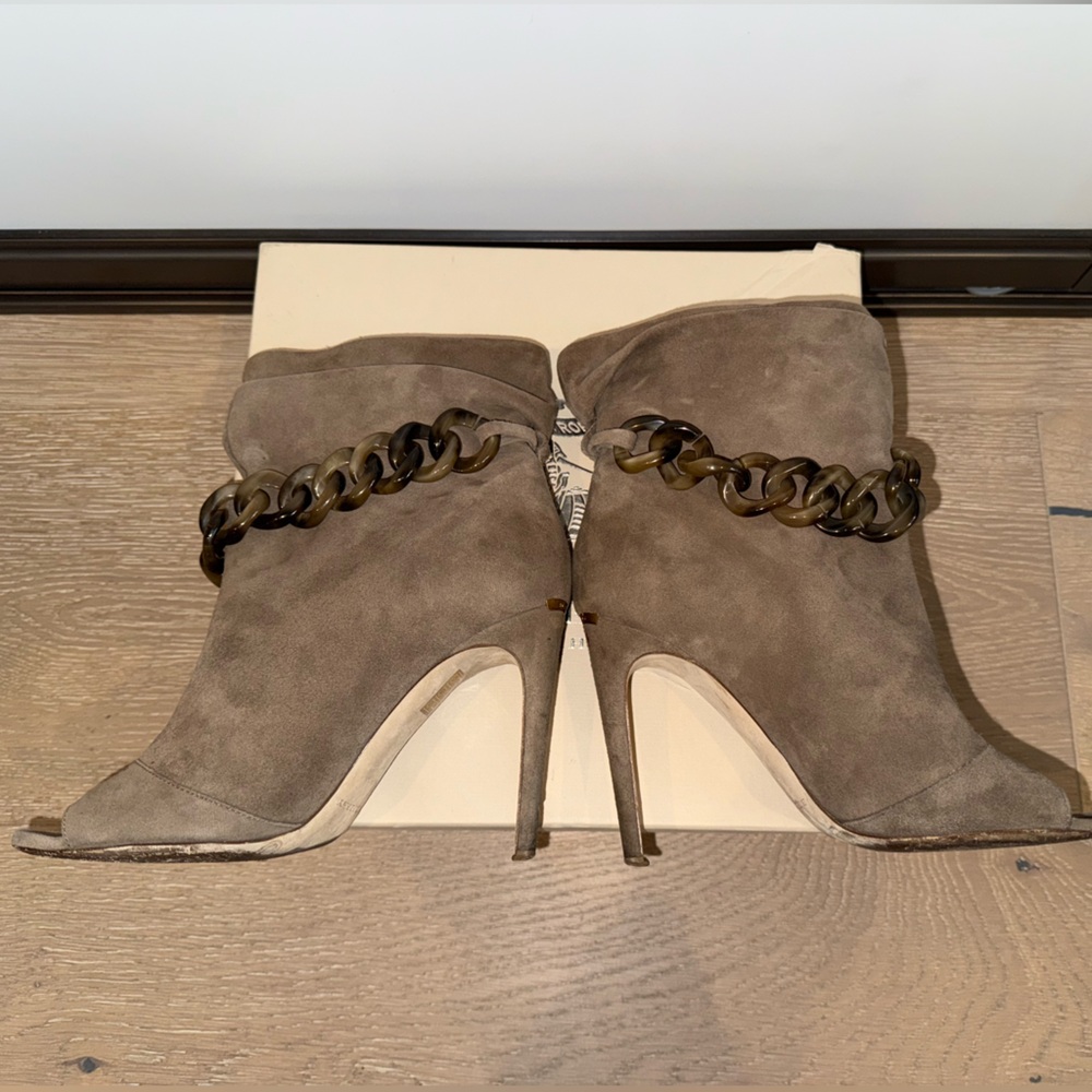 AUTHENTIC Burberry Suede Peep-Toe Ankle Bootie w/ chain detail. With box and bag - Picture 2 of 8